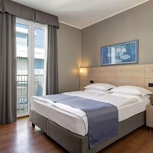 Camera basic con letto king size